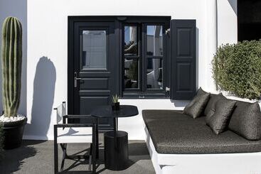 هتل She Mykonos Boutique