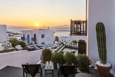هتل She Mykonos Boutique