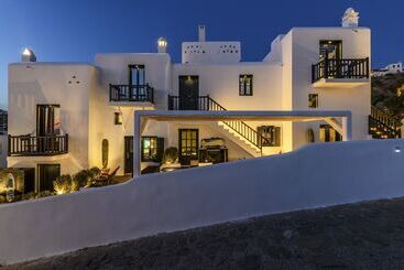 هتل She Mykonos Boutique