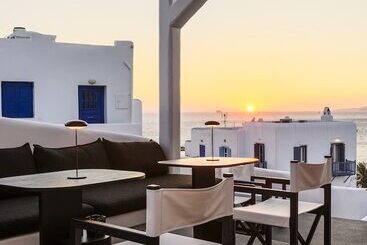 هتل She Mykonos Boutique