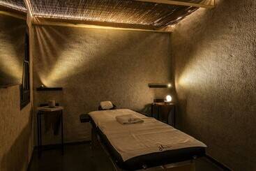 هتل She Mykonos Boutique