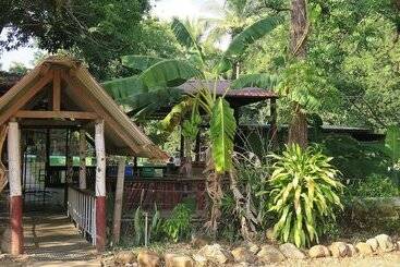 هتل Waterfall Hostel
