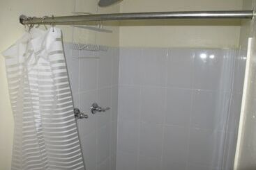 هتل Waterfall Hostel