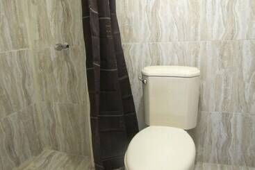 هتل Waterfall Hostel