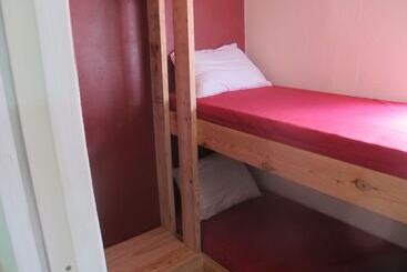 هتل Waterfall Hostel