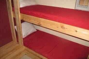 هتل Waterfall Hostel