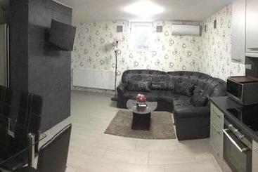 پانسیون Varkerulet Apartman