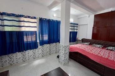 هتل Chinta Haran Rest House