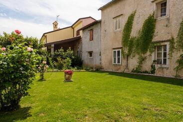 هتل Crocevia   Locanda Carsica Contemporanea