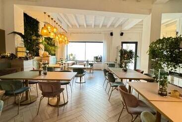 هتل Luxury Suites Rocopom   Lake Front
