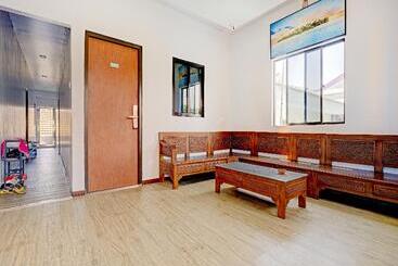 호텔 Oyo 90367 Homestay 81 Penuin