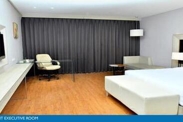 Отель Sarovar Portico Morbi