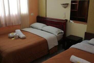 پانسیون Hostal Alcazar