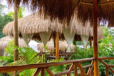 Tsaakik Jungle Hotel & Spa