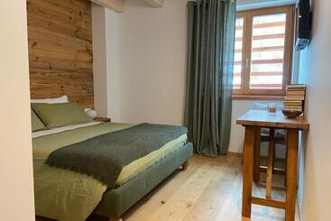 B & B Chalet Plan