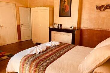 تختخواب و صبحانه Domaine La Jam