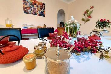 تختخواب و صبحانه Domaine La Jam