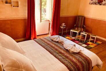 تختخواب و صبحانه Domaine La Jam