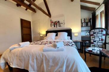 تختخواب و صبحانه Domaine La Jam