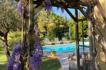تختخواب و صبحانه Domaine La Jam
