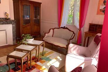 تختخواب و صبحانه Domaine La Jam
