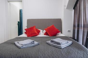 هتل готель хостел Rooms
