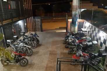 Bonito Motobox   Hotel Container
