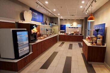 هتل Holiday Inn Express   Wells Ogunquit Kennebunk, An Ihg