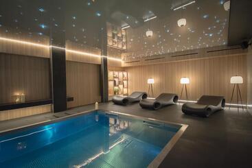 هتل L  Hôtel & Spa Ribeauville  Haut Koenigsbourg