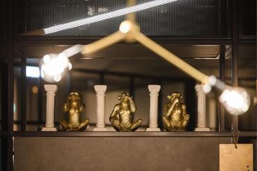 هتل Moxy Dresden Neustadt