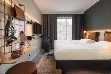 هتل Moxy Dresden Neustadt