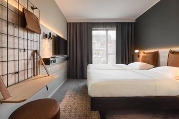 هتل Moxy Dresden Neustadt