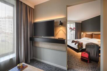هتل Moxy Dresden Neustadt