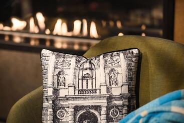 هتل Moxy Dresden Neustadt