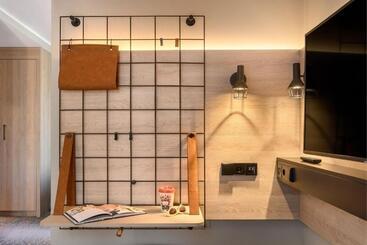 هتل Moxy Dresden Neustadt
