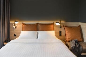 هتل Moxy Dresden Neustadt