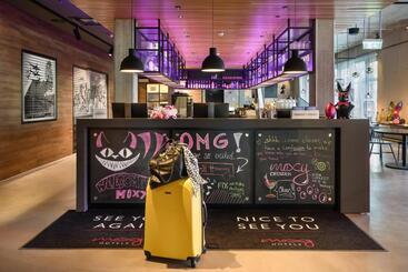 هتل Moxy Dresden Neustadt