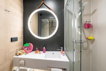 هتل Moxy Dresden Neustadt