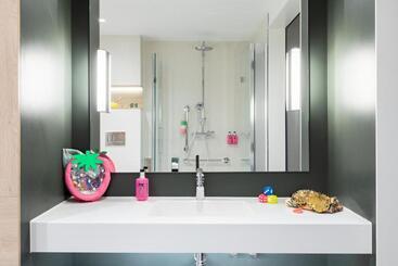 هتل Moxy Dresden Neustadt
