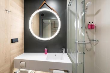 هتل Moxy Dresden Neustadt