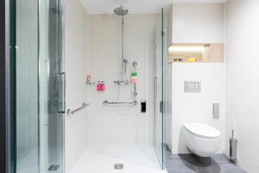 هتل Moxy Dresden Neustadt