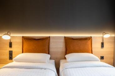 هتل Moxy Dresden Neustadt