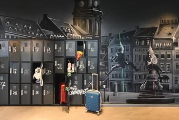 هتل Moxy Dresden Neustadt