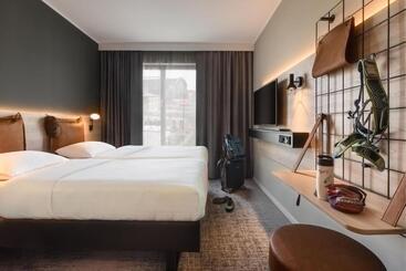 هتل Moxy Dresden Neustadt