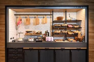 هتل Moxy Dresden Neustadt