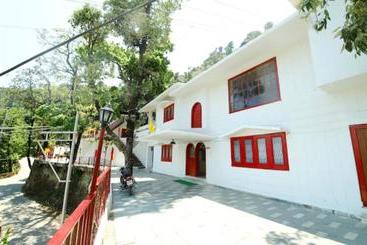 בית מלון כפרי Usha Palace