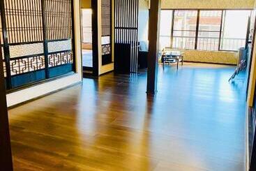 پانسیون 憩ikoi Guest House & Cafe Bar