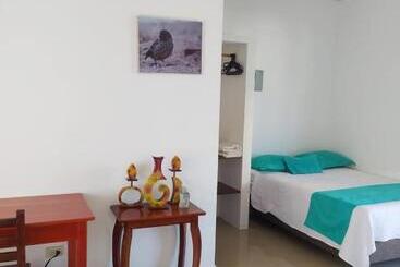 پانسیون Hostal Los Flamencos