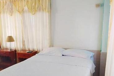 پانسیون Hostal Los Flamencos