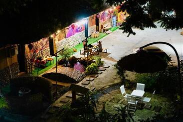 تختخواب و صبحانه Pao S Leisure Homestay